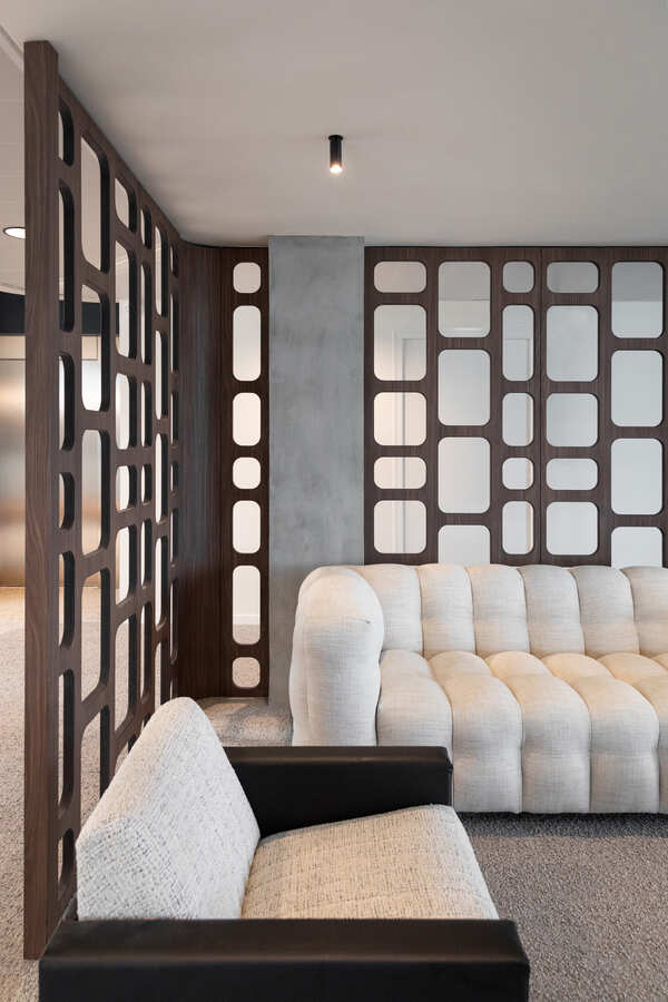 7 Charcot Offices Meeting area