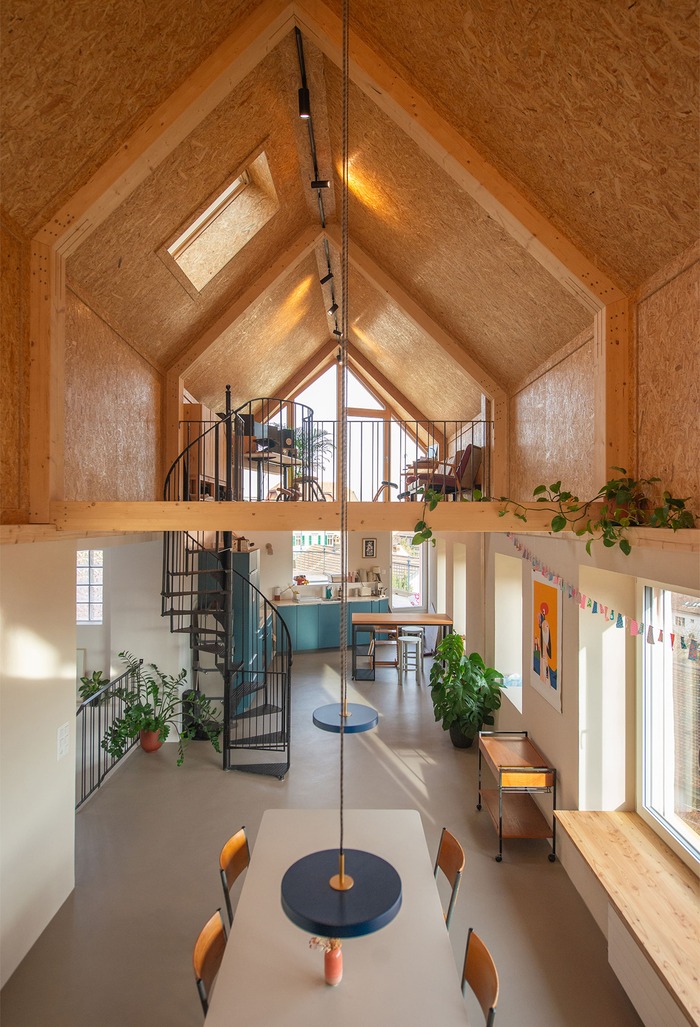 04. Interior view