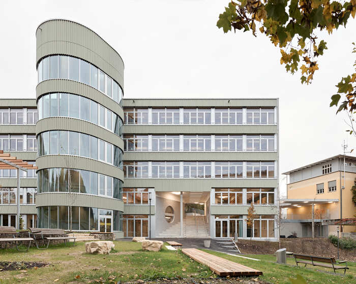 1 Ennetbaden Fassade Lernlandschaft